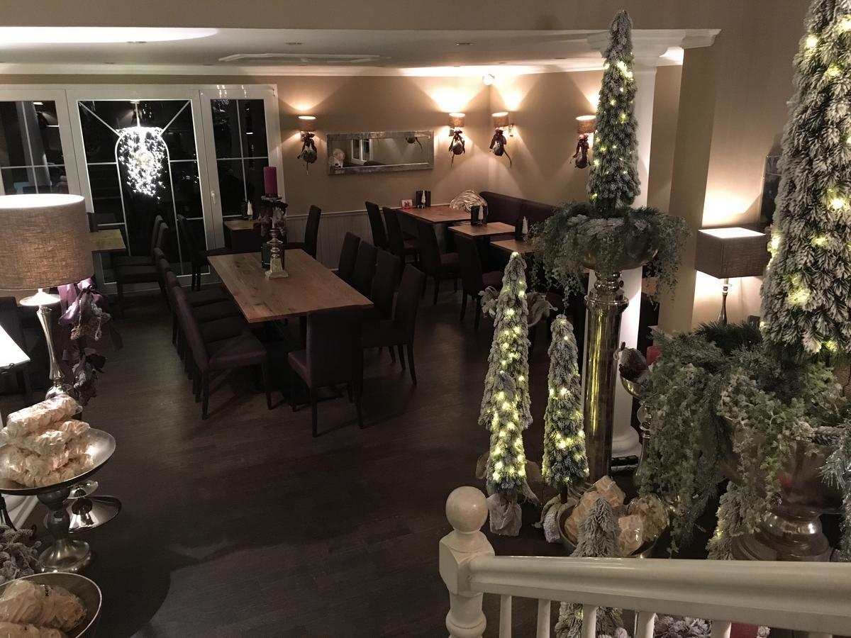 Landcafe Mit Mini Hotel Burgdorf Buitenkant foto